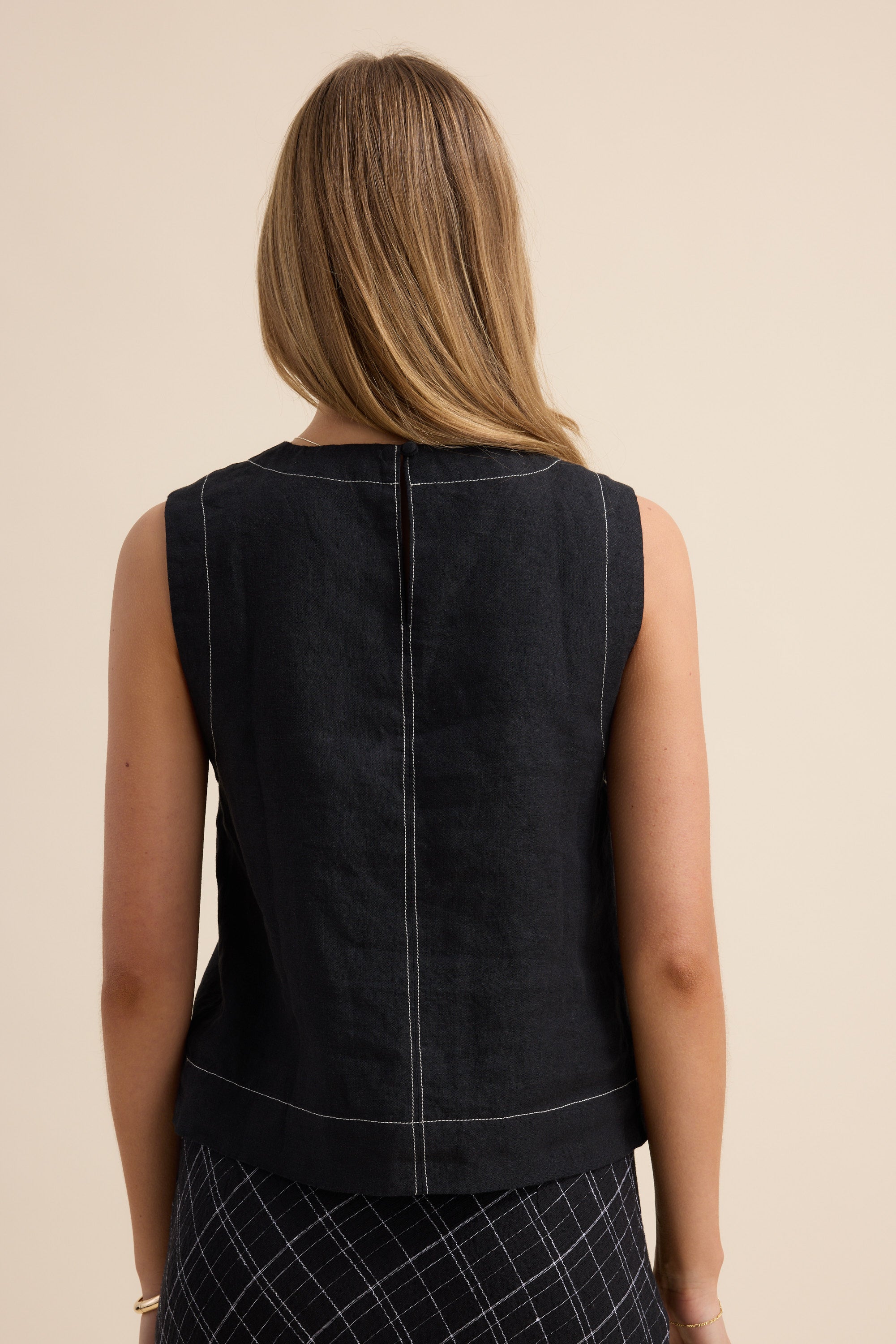D Back