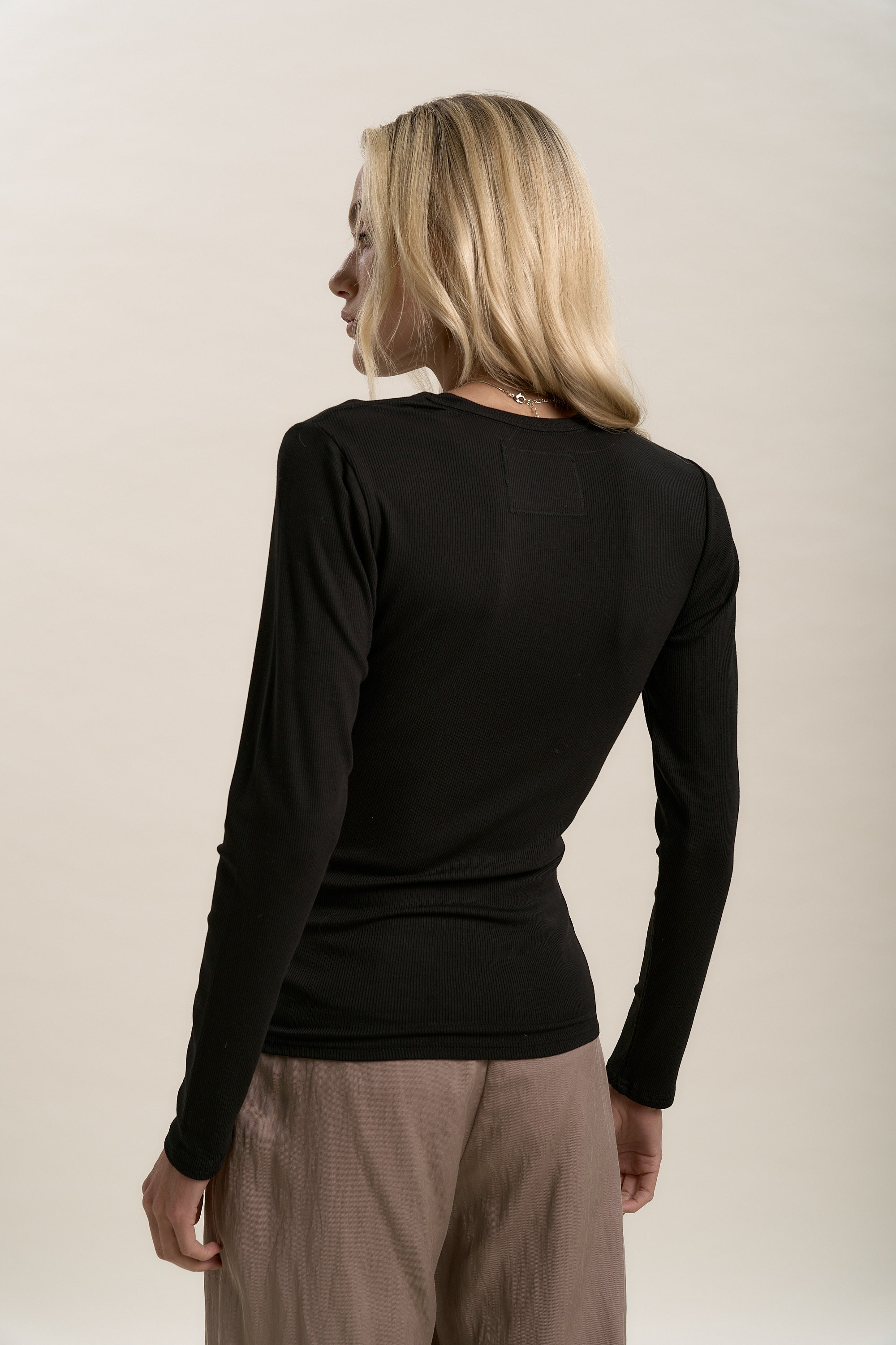 D Back