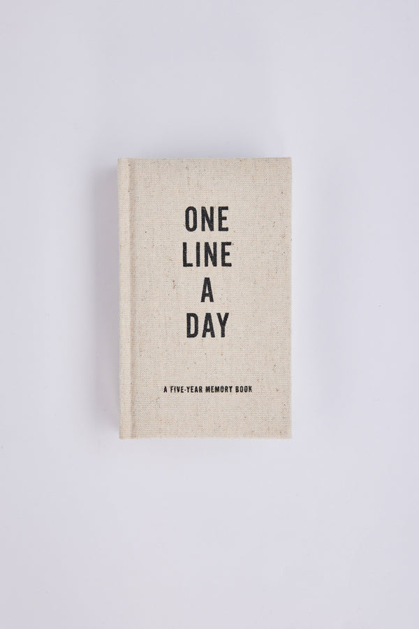 Canvas One Line A Day: A Five-Year Memory Book