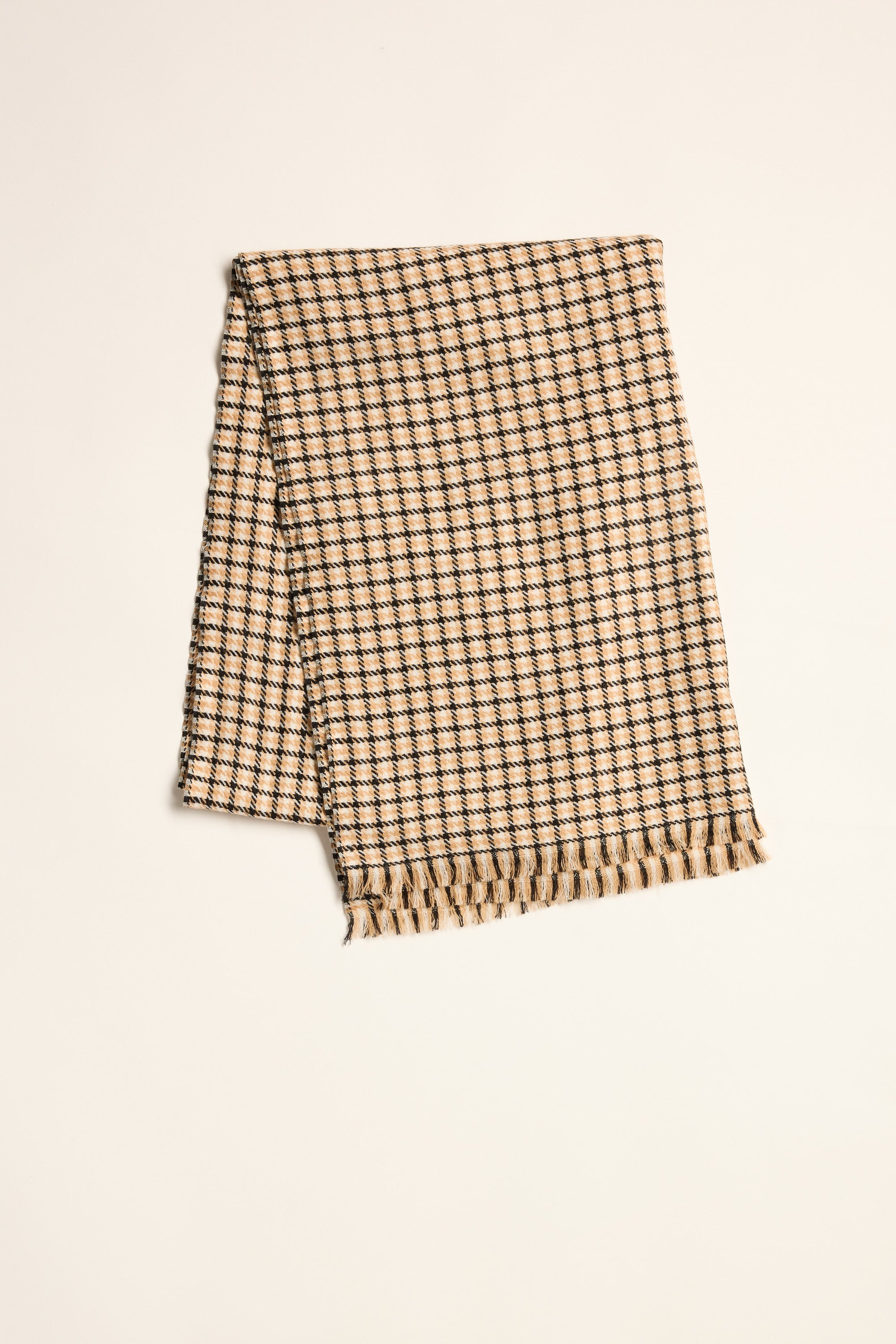 Shop The Lightweight Wool Scarf (Natural Check) | Max
